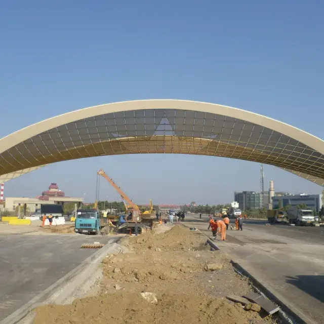 Travaux de construction de portes d'accès 