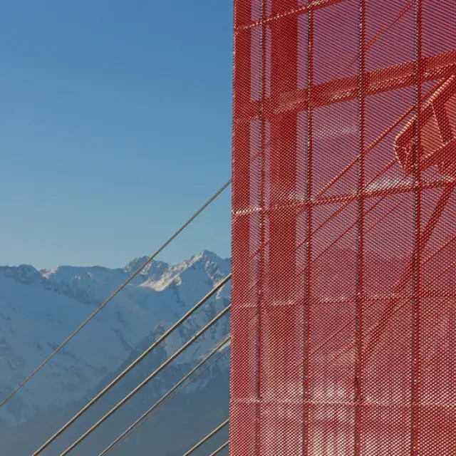 Sous-construction de la façade en métal déployé